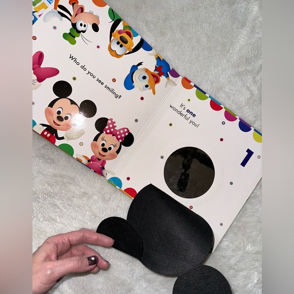 Disney Book - Picture 5 of 6